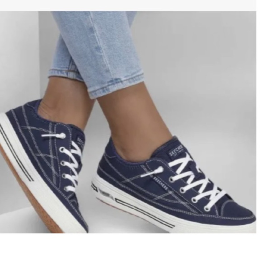 Sketchers street arcade sneakers